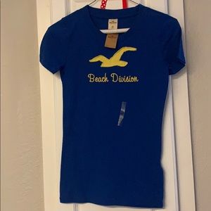 NWT woman’s xs Holliser blue and yellow tshirt.